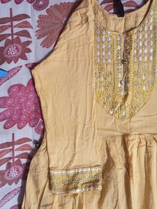 Elegant Yellow Embroidered Kurta