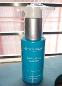 SkinKraft Moisturizing Cleanser