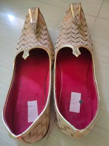 Mujri Or Jutti In Good Condition