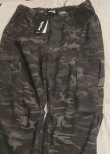 Women Comouflage Loose Fit Cargo Trousers