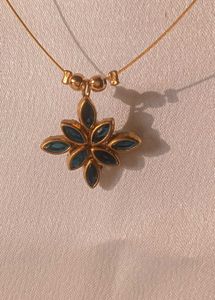 Peacock Blue Flower Pendant Necklace