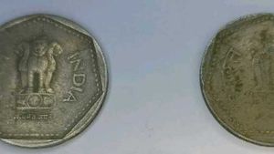 Rare Scared Old 1 Rupee Coins