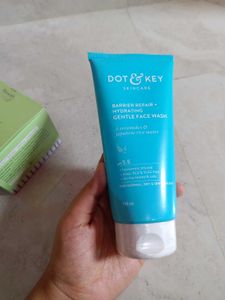 Dot And Key Facewash