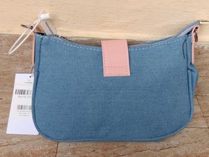 Savana Y2k Sling Bag