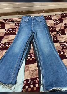 BOOTCUT JEANS