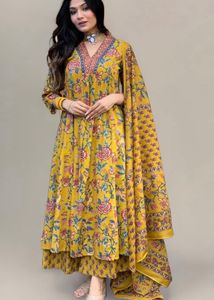 Elegant Floral Kurta Set