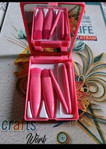 Pink Travel Brush Set