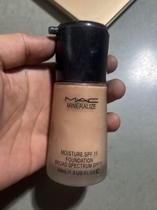 MAC Original Foundation