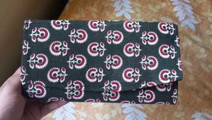Patterned Clutch