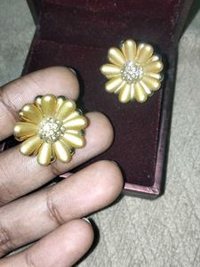 Daisy Stud Earrings