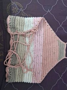 Pretty Halter Neck.crop Top
