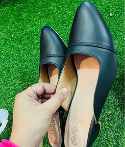 Bella Toes Black Block Heel Mules