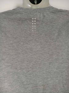 S/ M Nike Grey Everyday T-Shirt
