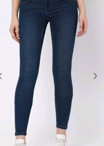 Women Blue Low Rise Light Fade Streatchable Jeans