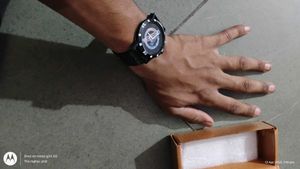 Stylish Black Wrist Watch