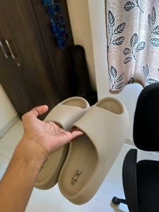 Zudio Foam Sliders – Beige | Size 9 | Brand New