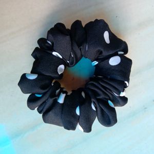 6 Handmade scrunchies❤️❤️