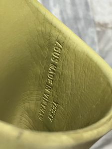 Yeezy Slides Resin