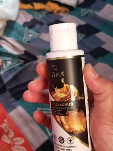 Kiona Gold Scrub