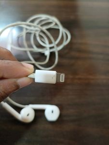 Apple Earpods with Lightning Connector