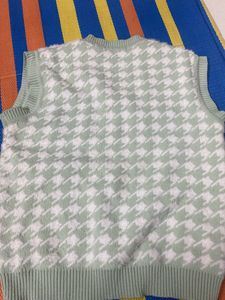 H&amp;M Mint Green Houndstooth Sweater Vest