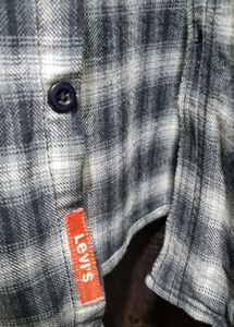Levi&#39;s Plaid Flannel Shirt