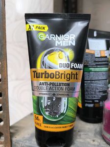 Garnier Men TurboBright Duo Foam