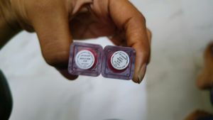 ZUDIO LIQUID MATTE - Shades Maple Kiss And Soft