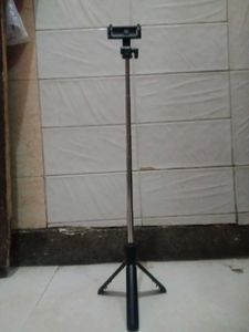 Videos &amp; Selfie Stick With Remote