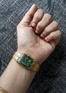 VINTAGE GOLD WATCH