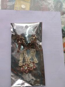 Marry Pink  And White Stone  In Jarkin Nags Earrin