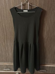 Simple Black Sleeveless Dress
