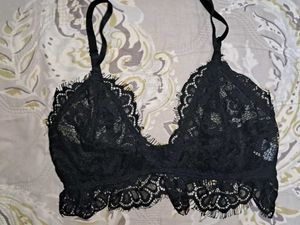NA-KD Sexy Black Lace Strap Bra/ Bralette