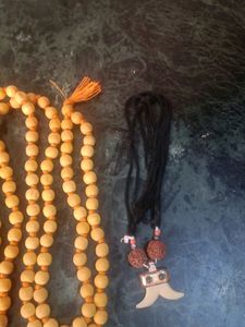 नीम की माला झोली