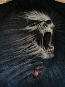 Skull  spiral vintage y2k tshirt