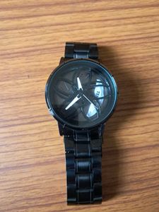 Black Metal Rotating Wheel Inside The Watch Trendw