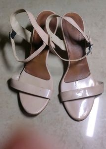 Nude color sandal