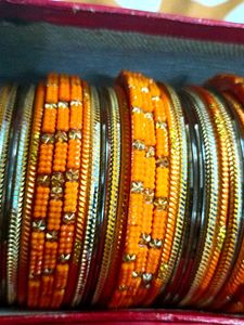 Beautiful Glass Bangle Set