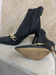 Black Chain Detail Boots