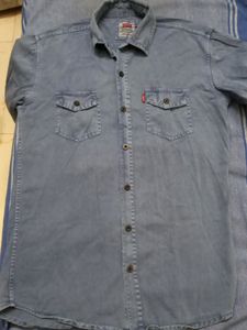 LEVI&#39;S DOUBLE POCKET GENTLY USED DENIM SHIRT.