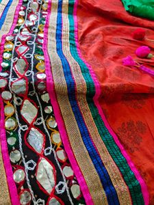 Girl&#39;s Ethnic Red &amp; Green Lehenga Choli