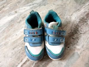 New White Shoes For 2-4yr Baby