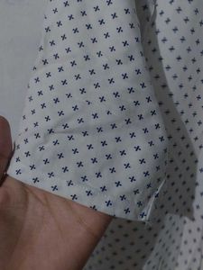 Women White &amp; Navy Blue Regular Fit Knitted Polka