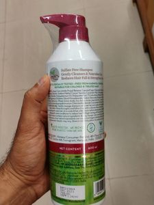 Mama Earth Onion Shampoo