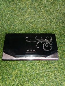 It&#39;s A Beautiful Makeup Kit With Many Eyeshades