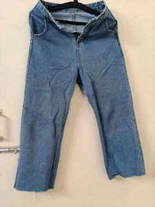 Blue Cropped Jeans