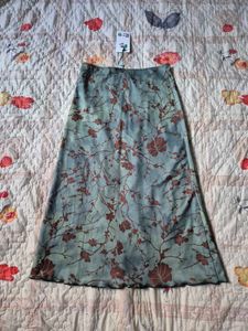 Green Floral Print Midi Skirt (Newme)