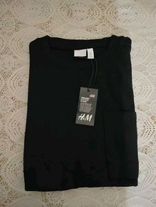 H&amp;M Black T Shirt🖤🧿 new🤌🏻✨
