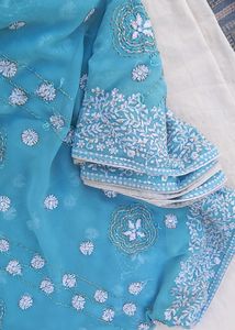 Saree With Beautiful Thread Embroidery