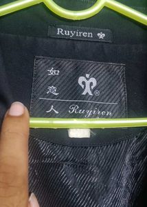 Black 🖤Ruyiren Jacket new collection for your war